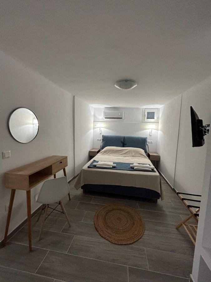 Dk Square Apartment Ándros Екстериор снимка